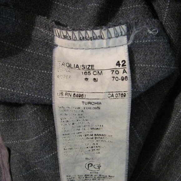 United Colors of Benetton 2 Piece Pin Stripe Pant Suit, Size 42 6P - Picture 14 of 15